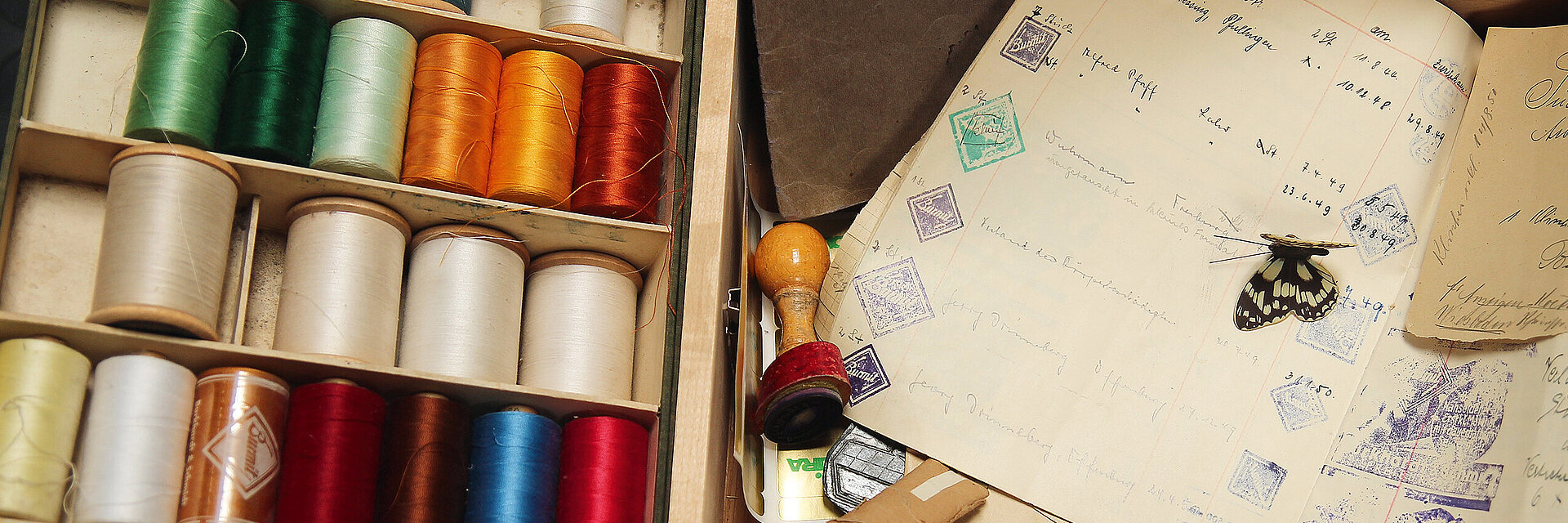 [Translate to Global Französisch:] Historic Embroidery thread range and documents