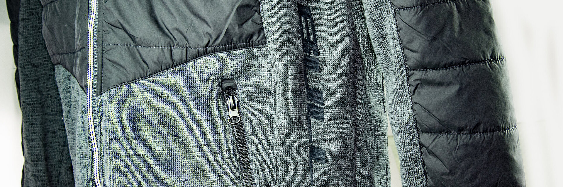 Embroidered outdoor sportswear jacket with