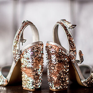 Luxury embroidery decorated high heel shoes